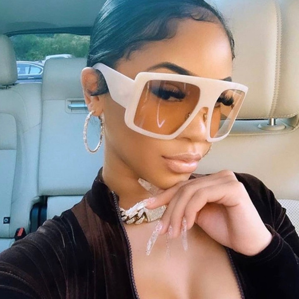 Oversize fashion shades